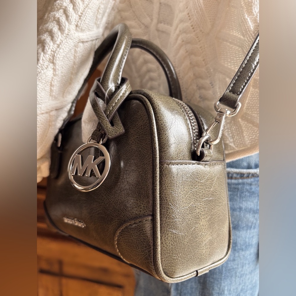 Michael Kors Thompson Embossed Leather Satchel Messenger - Olive NWT - Picture 8 of 12